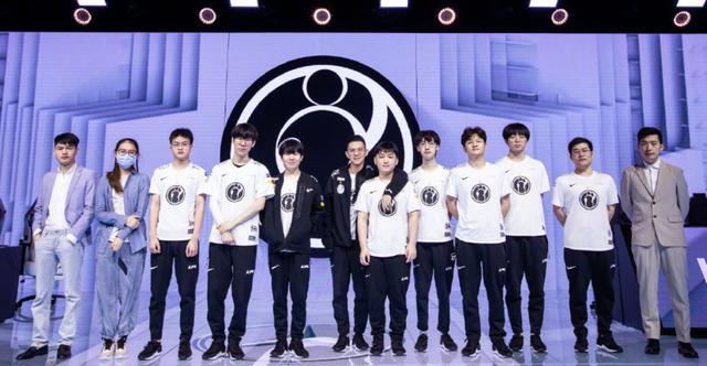 展现出无与 展现出无与