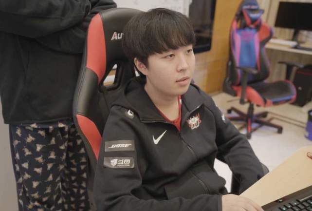 他十分重视 他十分重视